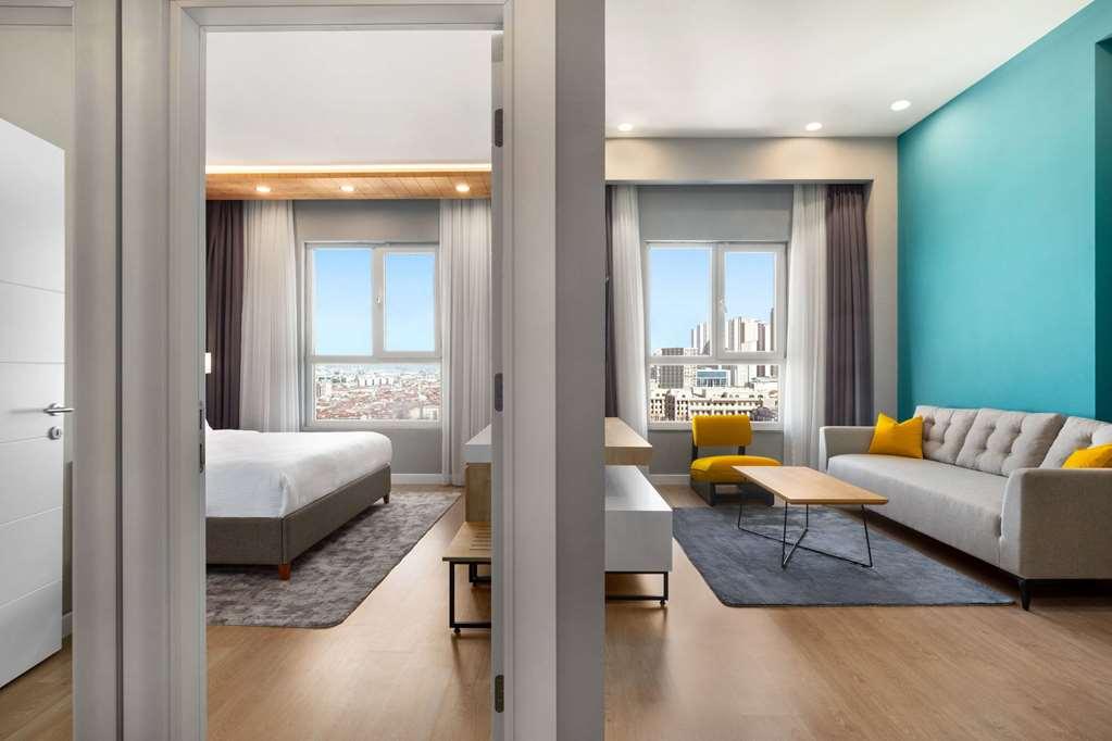 Days Inn & Suites By Wyndham Esenyurt Istanbul Room photo