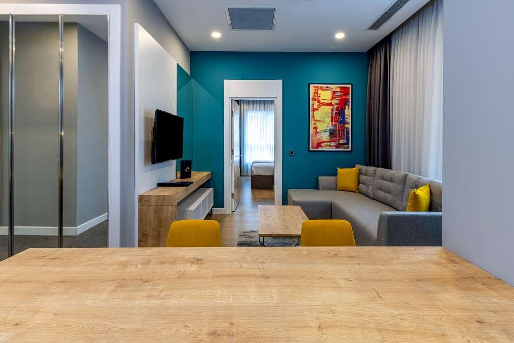 Days Inn & Suites By Wyndham Esenyurt Istanbul Room photo