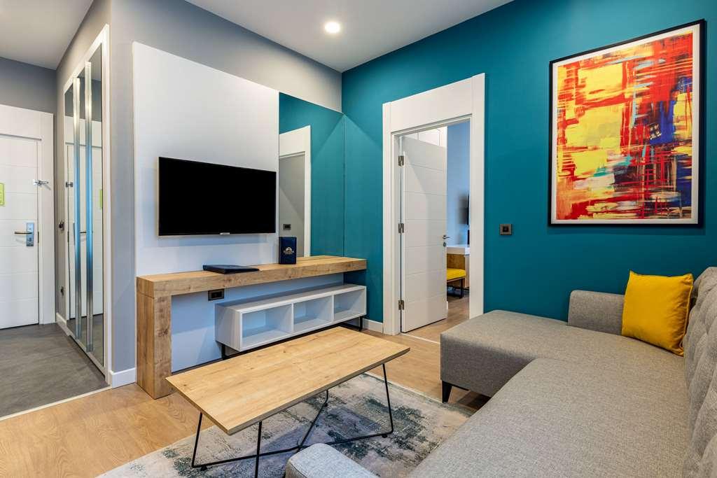 Days Inn & Suites By Wyndham Esenyurt Istanbul Room photo