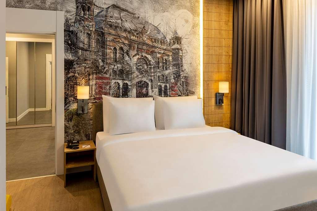 Days Inn & Suites By Wyndham Esenyurt Istanbul Room photo