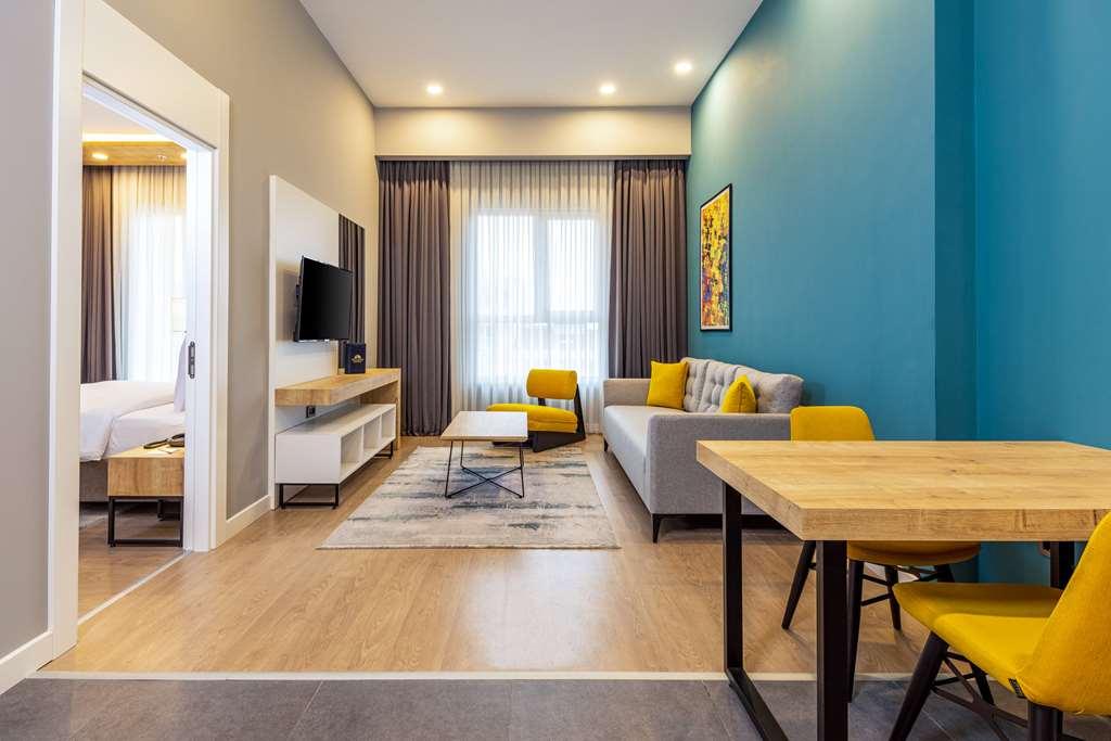 Days Inn & Suites By Wyndham Esenyurt Istanbul Room photo