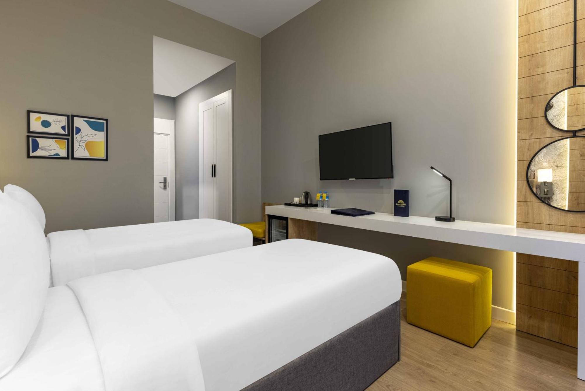 Days Inn & Suites By Wyndham Esenyurt Istanbul Exterior photo