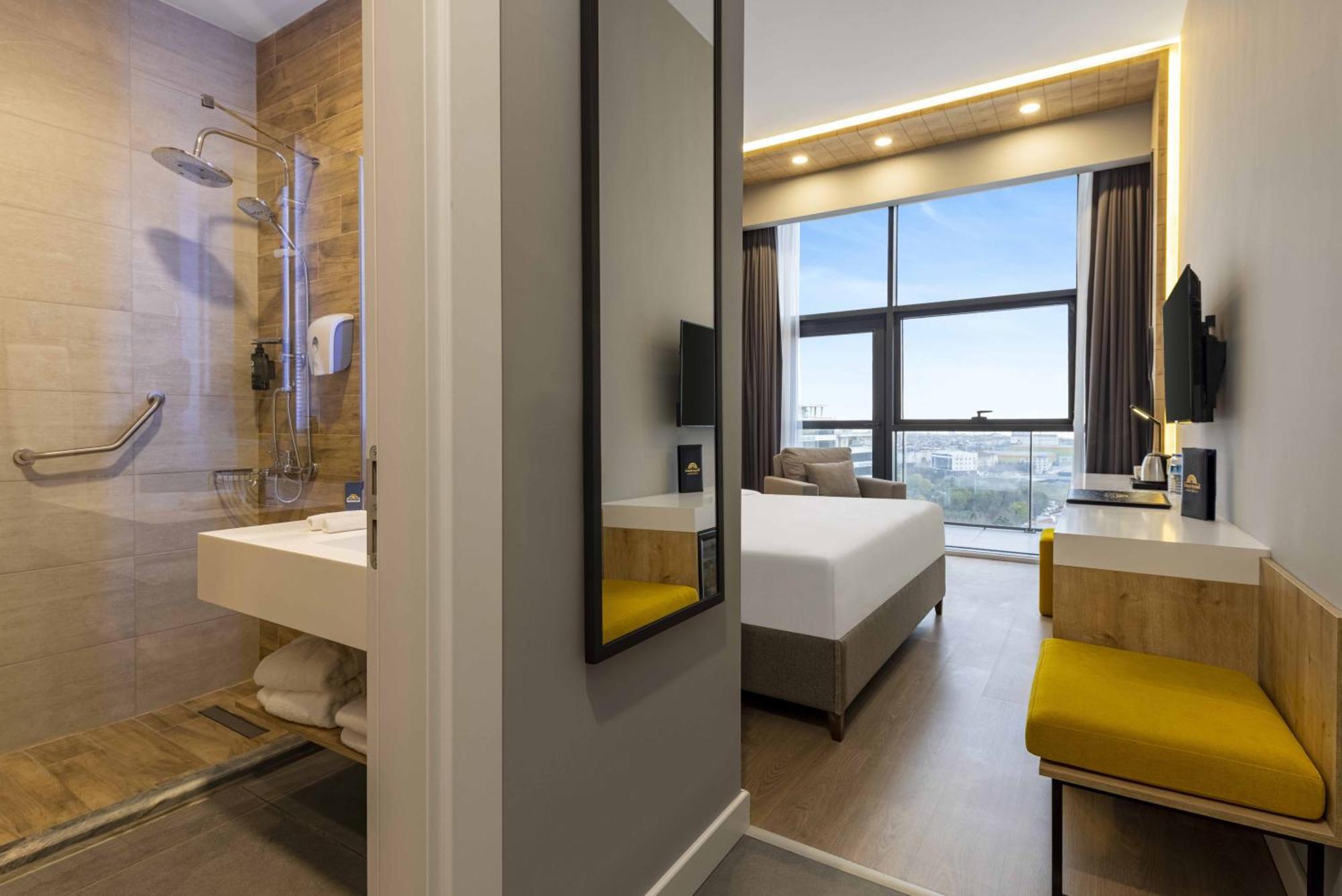 Days Inn & Suites By Wyndham Esenyurt Istanbul Exterior photo