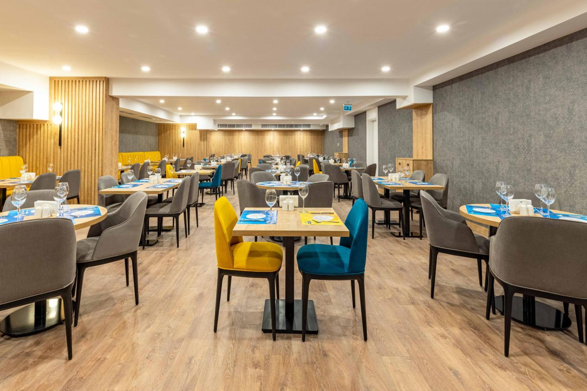 Days Inn & Suites By Wyndham Esenyurt Istanbul Exterior photo