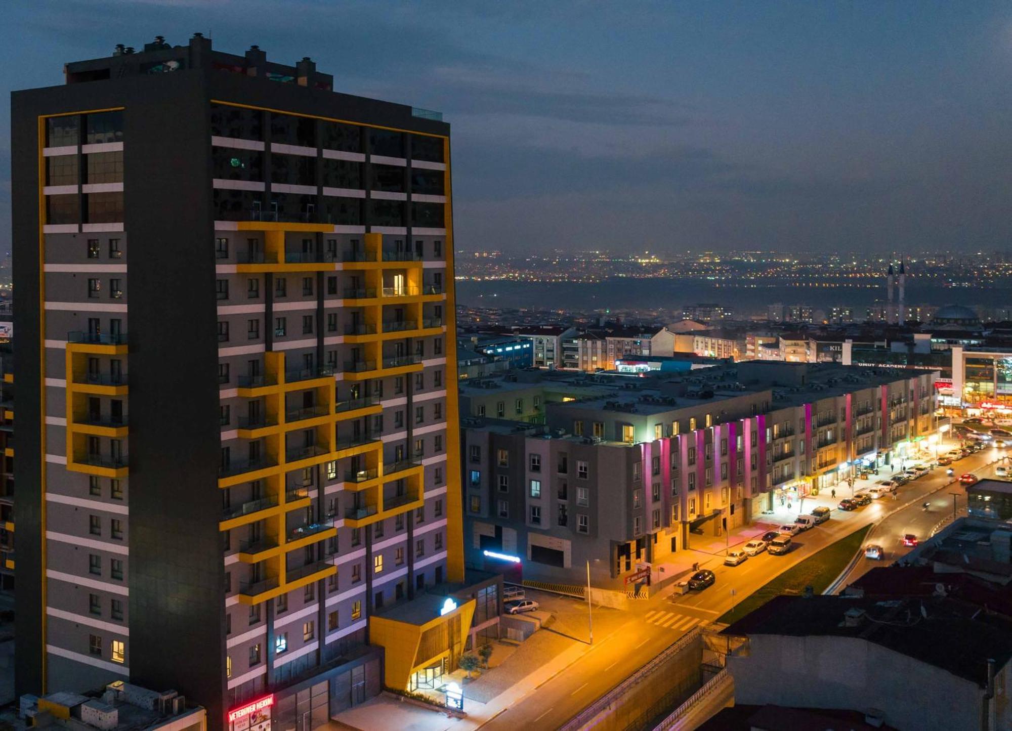 Days Inn & Suites By Wyndham Esenyurt Istanbul Exterior photo