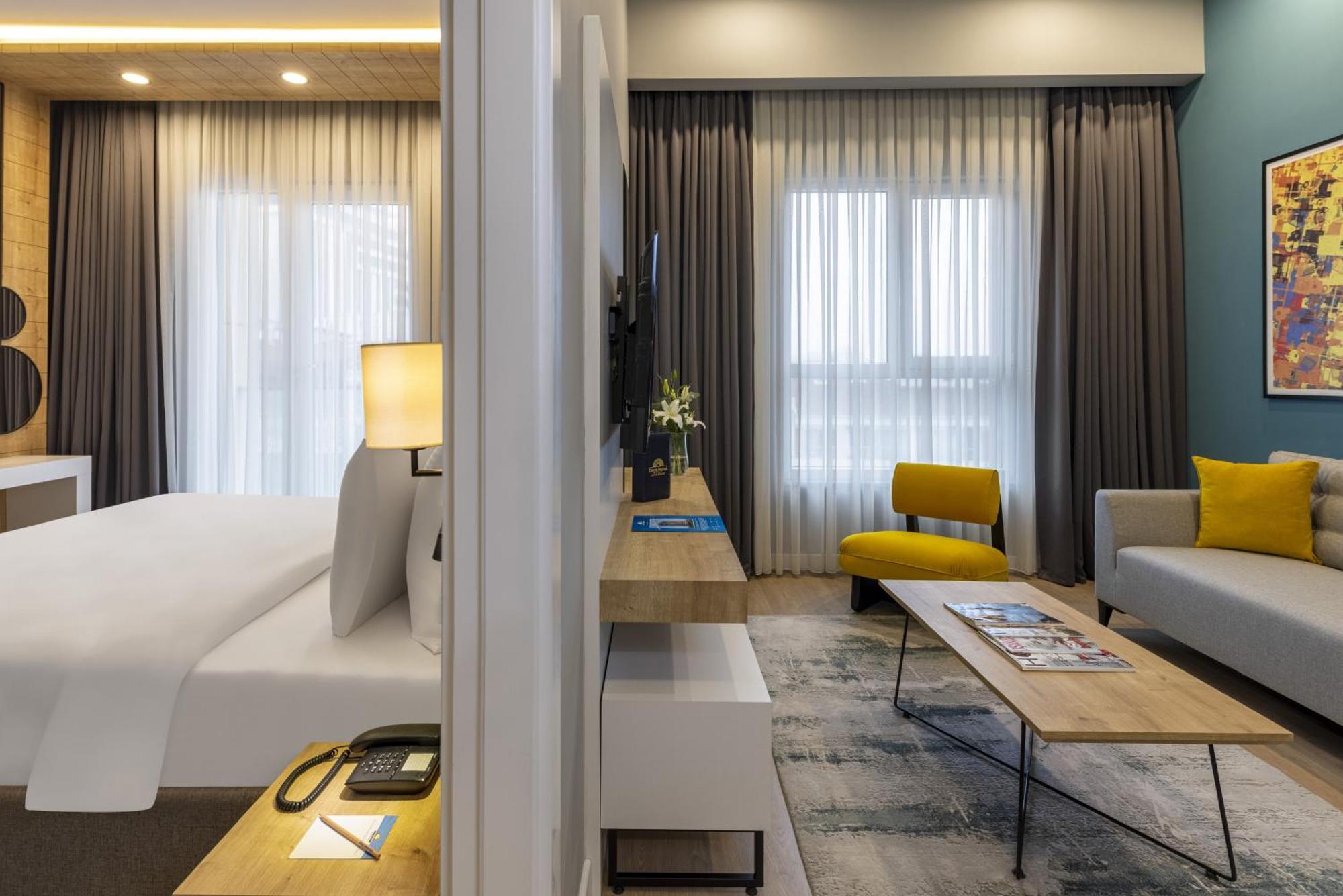 Days Inn & Suites By Wyndham Esenyurt Istanbul Exterior photo